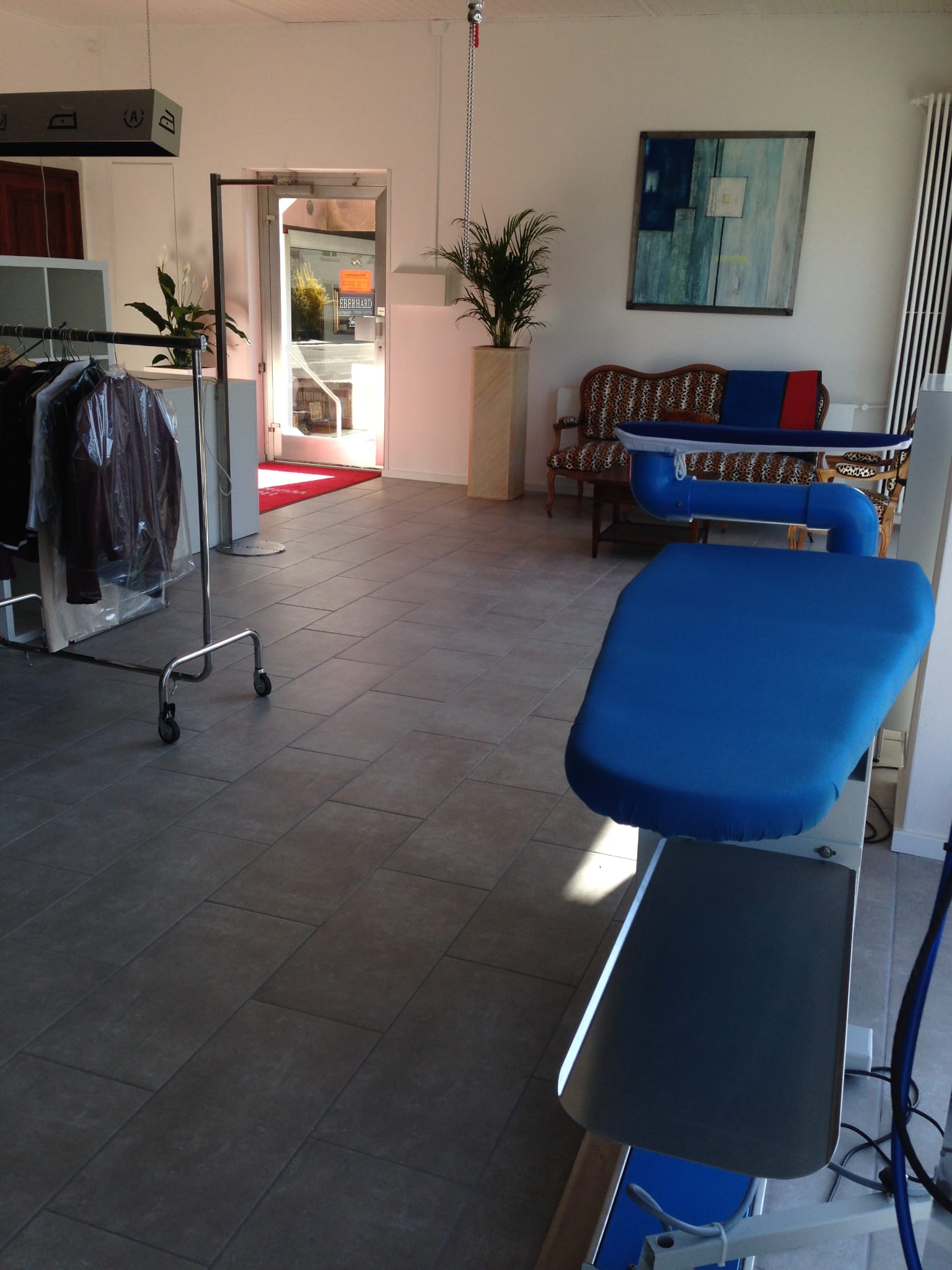 Arbeitsbereich mit Geräten